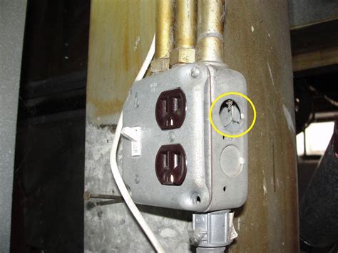 missing knockouts in junction boxes osha|osha disconnecting circuit requirements.